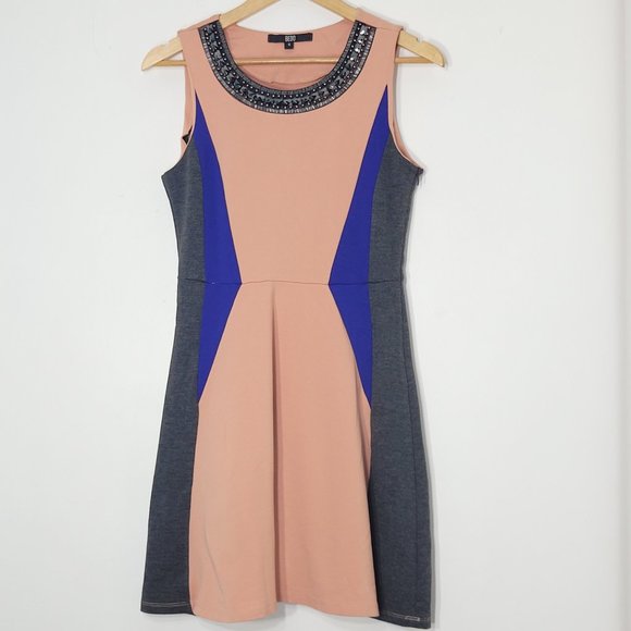 Elegant Colorblock Midi Dress - Picture 1 of 11